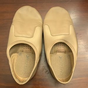 Capezio dance shoe. Tan size 7 1/2. Worn once